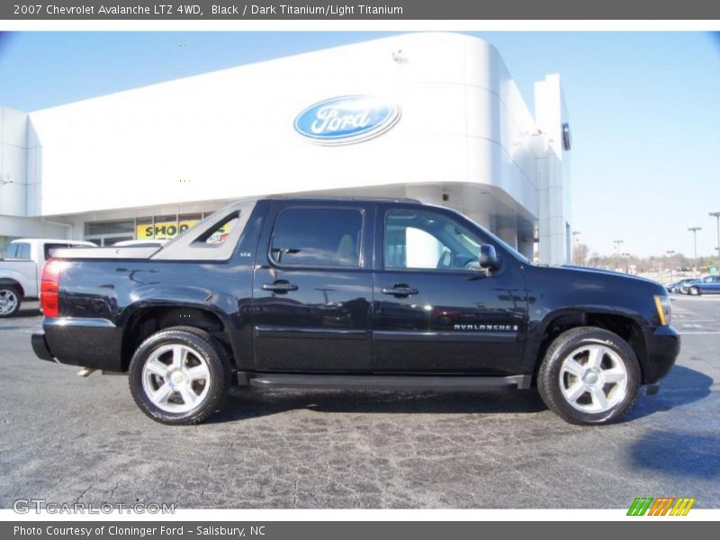 Black / Dark Titanium/Light Titanium 2007 Chevrolet Avalanche LTZ 4WD