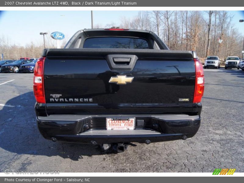 Black / Dark Titanium/Light Titanium 2007 Chevrolet Avalanche LTZ 4WD