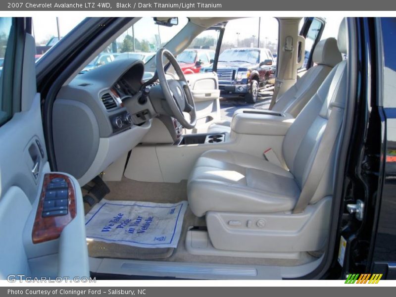 Black / Dark Titanium/Light Titanium 2007 Chevrolet Avalanche LTZ 4WD