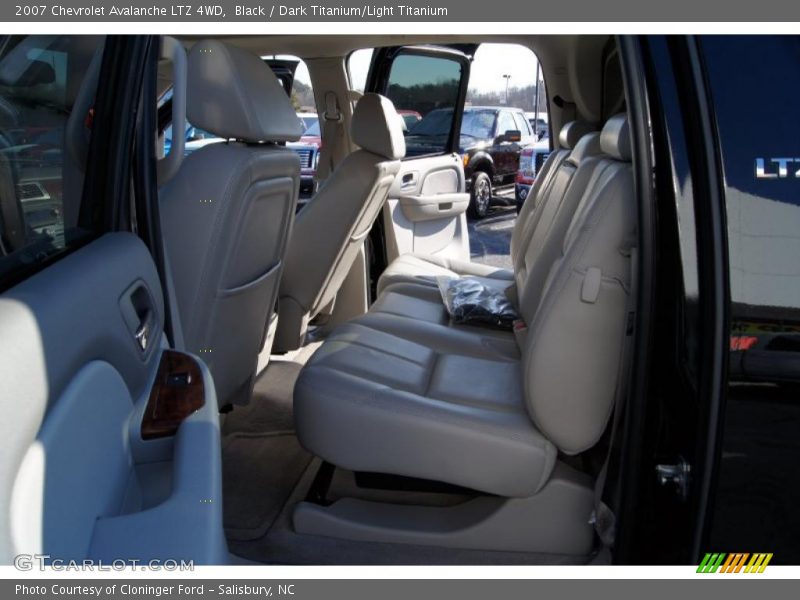Black / Dark Titanium/Light Titanium 2007 Chevrolet Avalanche LTZ 4WD