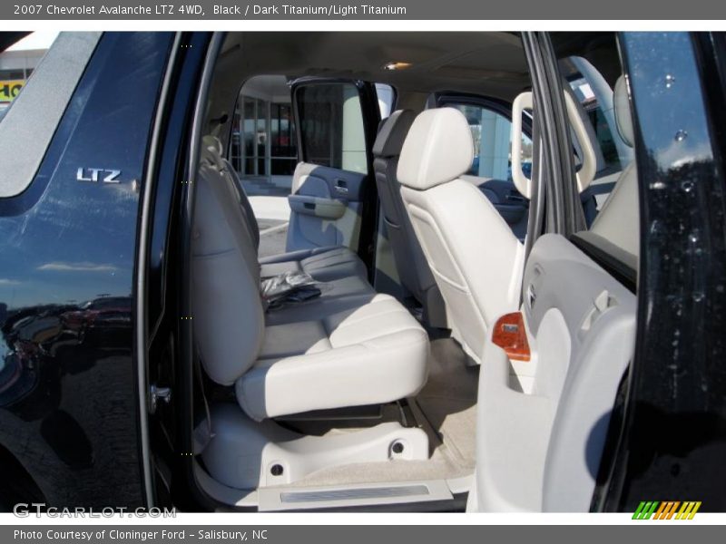 Black / Dark Titanium/Light Titanium 2007 Chevrolet Avalanche LTZ 4WD