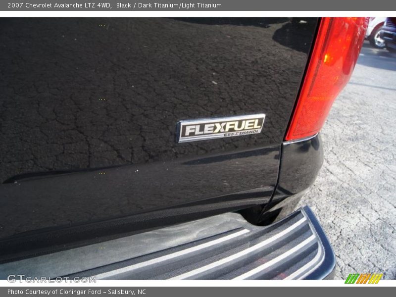 Black / Dark Titanium/Light Titanium 2007 Chevrolet Avalanche LTZ 4WD