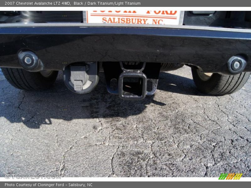 Black / Dark Titanium/Light Titanium 2007 Chevrolet Avalanche LTZ 4WD