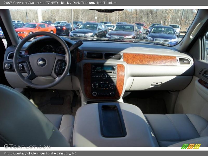Black / Dark Titanium/Light Titanium 2007 Chevrolet Avalanche LTZ 4WD