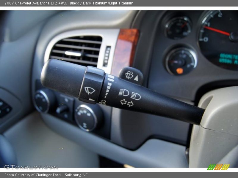 Black / Dark Titanium/Light Titanium 2007 Chevrolet Avalanche LTZ 4WD