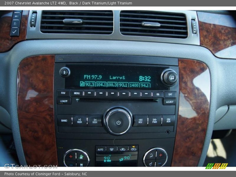 Black / Dark Titanium/Light Titanium 2007 Chevrolet Avalanche LTZ 4WD