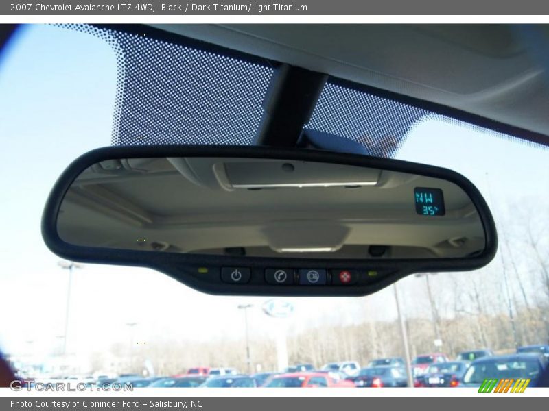 Black / Dark Titanium/Light Titanium 2007 Chevrolet Avalanche LTZ 4WD