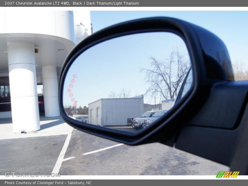 Black / Dark Titanium/Light Titanium 2007 Chevrolet Avalanche LTZ 4WD