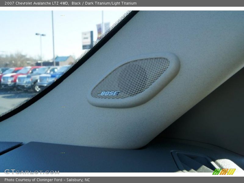 Black / Dark Titanium/Light Titanium 2007 Chevrolet Avalanche LTZ 4WD