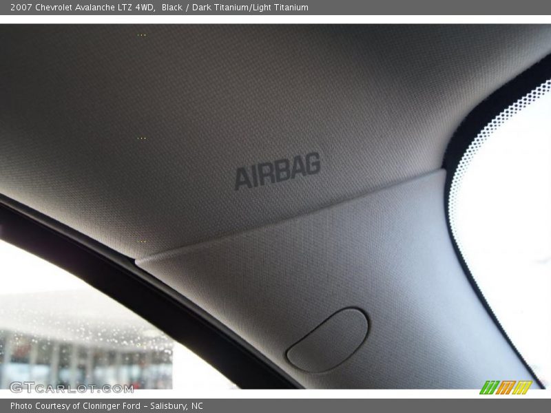 Black / Dark Titanium/Light Titanium 2007 Chevrolet Avalanche LTZ 4WD