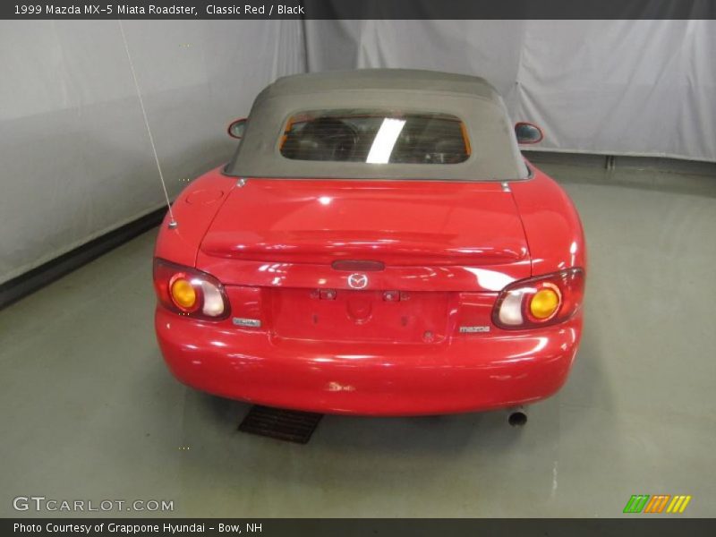 Classic Red / Black 1999 Mazda MX-5 Miata Roadster