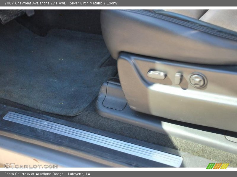 Silver Birch Metallic / Ebony 2007 Chevrolet Avalanche Z71 4WD