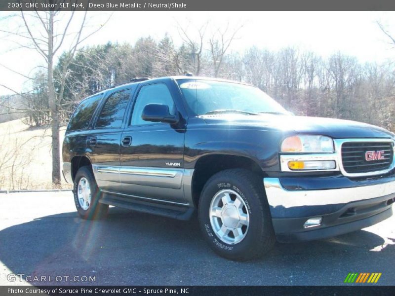 Deep Blue Metallic / Neutral/Shale 2005 GMC Yukon SLT 4x4