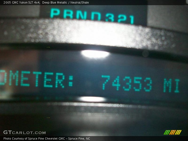 Deep Blue Metallic / Neutral/Shale 2005 GMC Yukon SLT 4x4