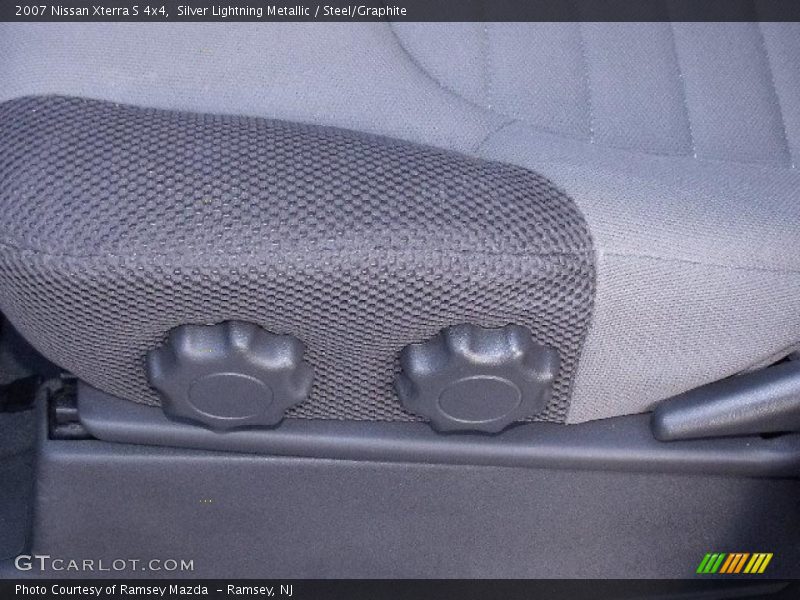 Silver Lightning Metallic / Steel/Graphite 2007 Nissan Xterra S 4x4