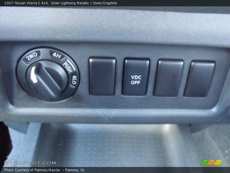 Silver Lightning Metallic / Steel/Graphite 2007 Nissan Xterra S 4x4