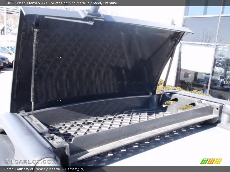 Silver Lightning Metallic / Steel/Graphite 2007 Nissan Xterra S 4x4