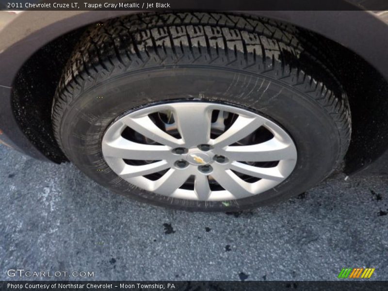 Taupe Gray Metallic / Jet Black 2011 Chevrolet Cruze LT