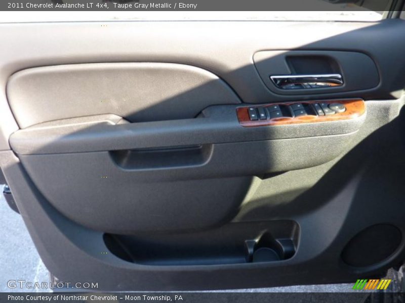Taupe Gray Metallic / Ebony 2011 Chevrolet Avalanche LT 4x4