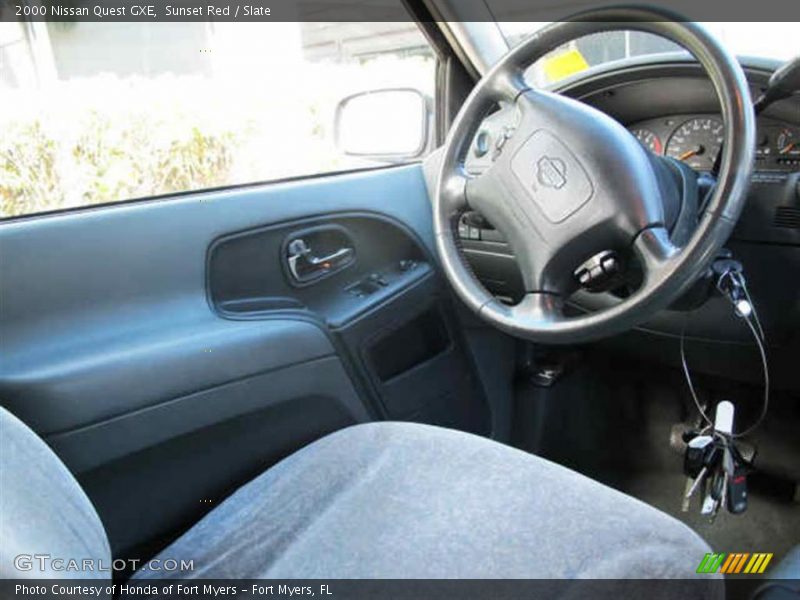 Sunset Red / Slate 2000 Nissan Quest GXE