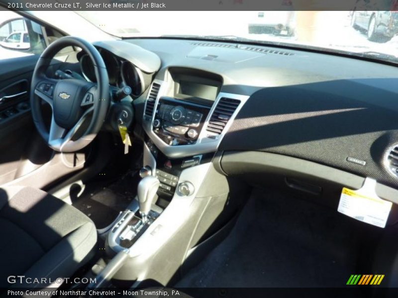Silver Ice Metallic / Jet Black 2011 Chevrolet Cruze LT