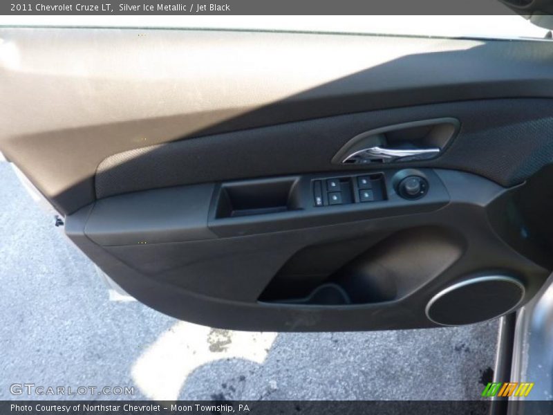 Silver Ice Metallic / Jet Black 2011 Chevrolet Cruze LT