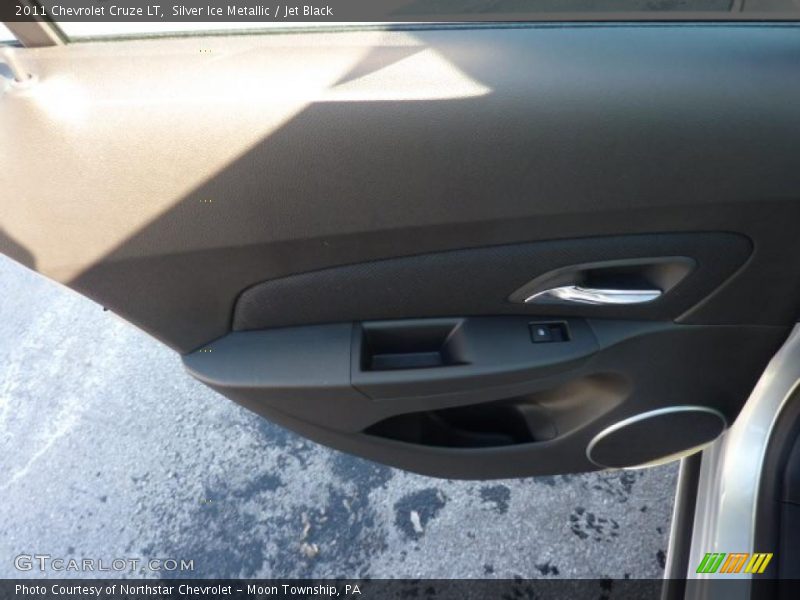 Silver Ice Metallic / Jet Black 2011 Chevrolet Cruze LT