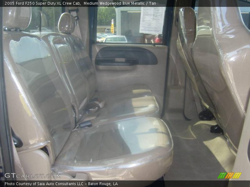 Medium Wedgewood Blue Metallic / Tan 2005 Ford F250 Super Duty XL Crew Cab