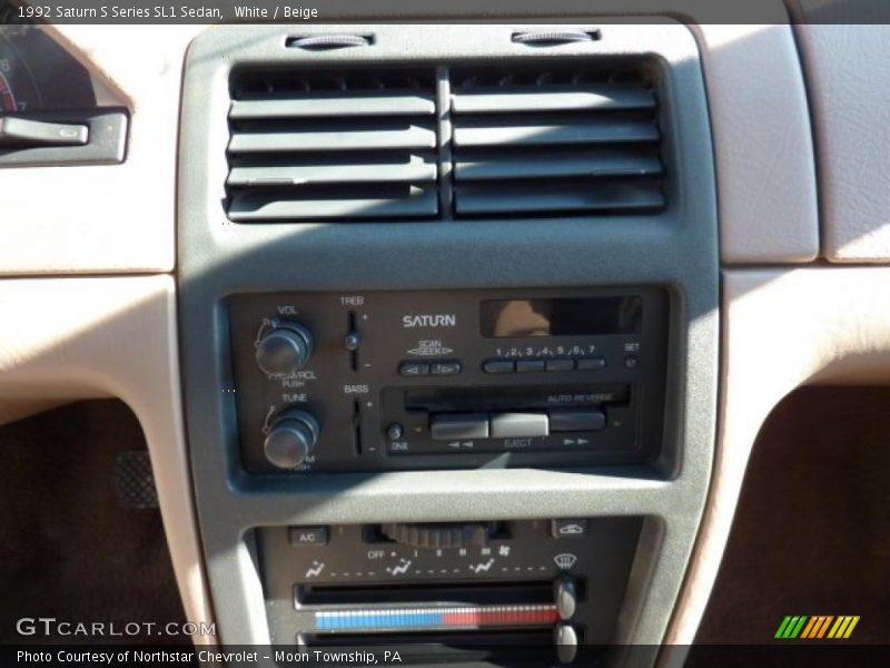 White / Beige 1992 Saturn S Series SL1 Sedan