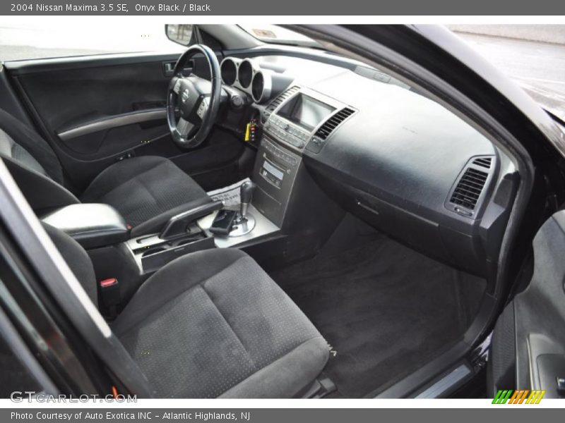 Onyx Black / Black 2004 Nissan Maxima 3.5 SE