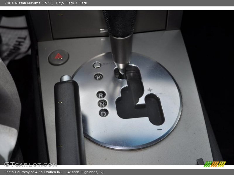 Onyx Black / Black 2004 Nissan Maxima 3.5 SE