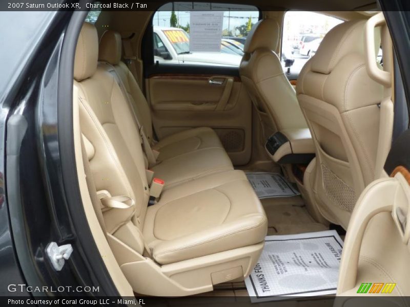  2007 Outlook XR Tan Interior