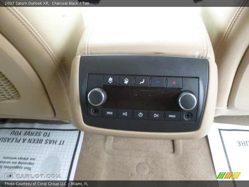 Charcoal Black / Tan 2007 Saturn Outlook XR