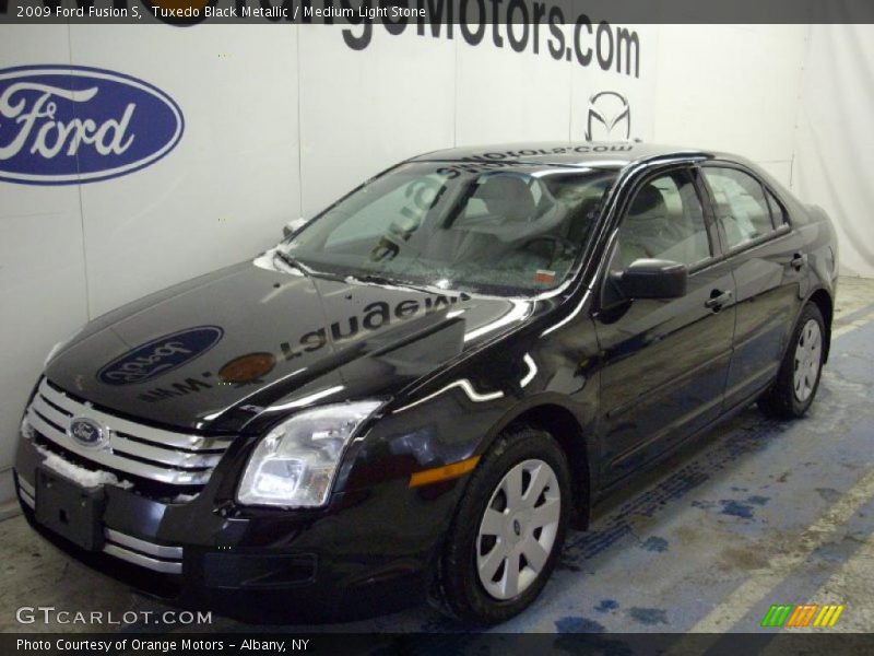 Tuxedo Black Metallic / Medium Light Stone 2009 Ford Fusion S