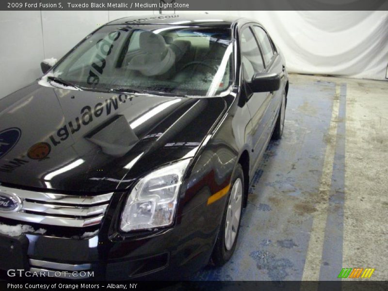 Tuxedo Black Metallic / Medium Light Stone 2009 Ford Fusion S