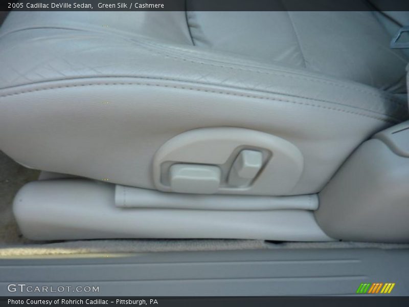 Green Silk / Cashmere 2005 Cadillac DeVille Sedan