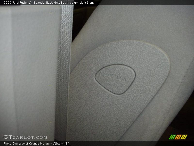 Tuxedo Black Metallic / Medium Light Stone 2009 Ford Fusion S