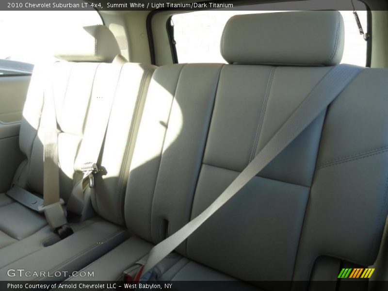 Summit White / Light Titanium/Dark Titanium 2010 Chevrolet Suburban LT 4x4