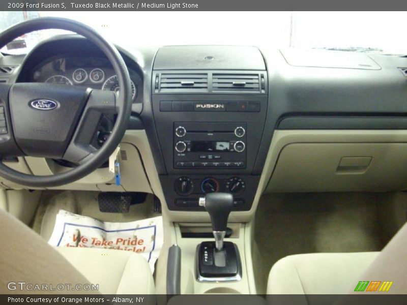 Tuxedo Black Metallic / Medium Light Stone 2009 Ford Fusion S