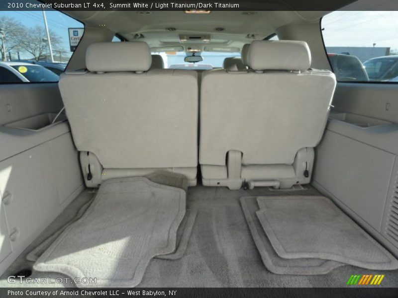 Summit White / Light Titanium/Dark Titanium 2010 Chevrolet Suburban LT 4x4
