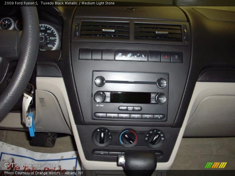 Tuxedo Black Metallic / Medium Light Stone 2009 Ford Fusion S