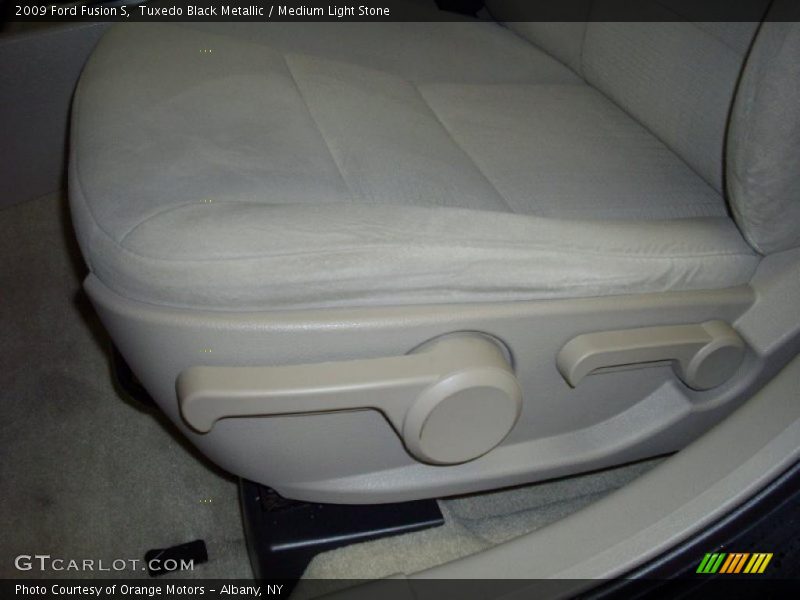 Tuxedo Black Metallic / Medium Light Stone 2009 Ford Fusion S