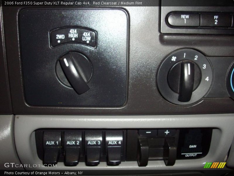 Controls of 2006 F350 Super Duty XLT Regular Cab 4x4