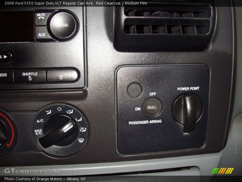 Controls of 2006 F350 Super Duty XLT Regular Cab 4x4