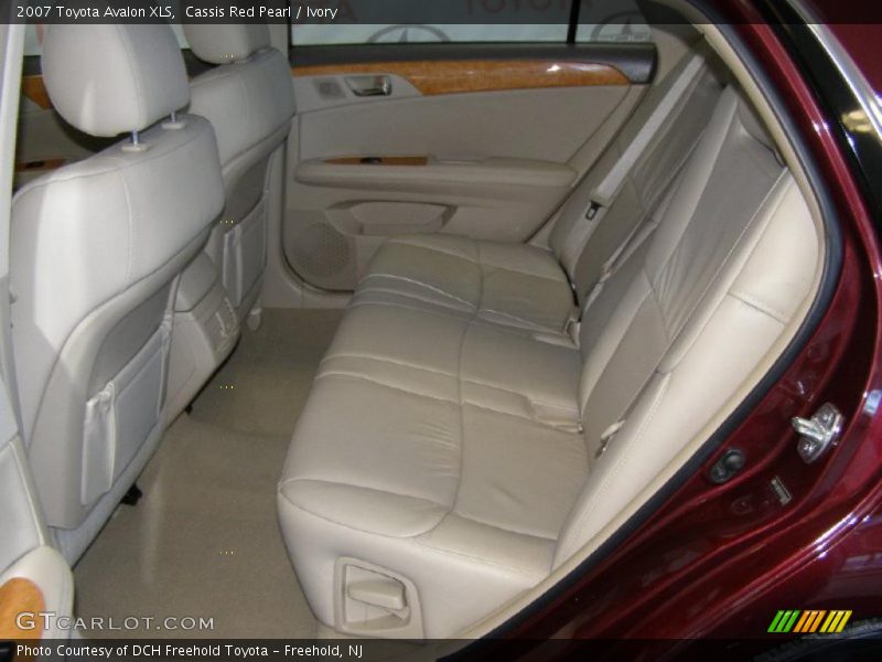Cassis Red Pearl / Ivory 2007 Toyota Avalon XLS