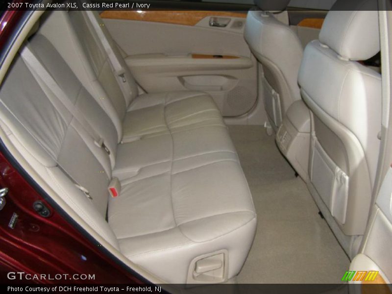 Cassis Red Pearl / Ivory 2007 Toyota Avalon XLS