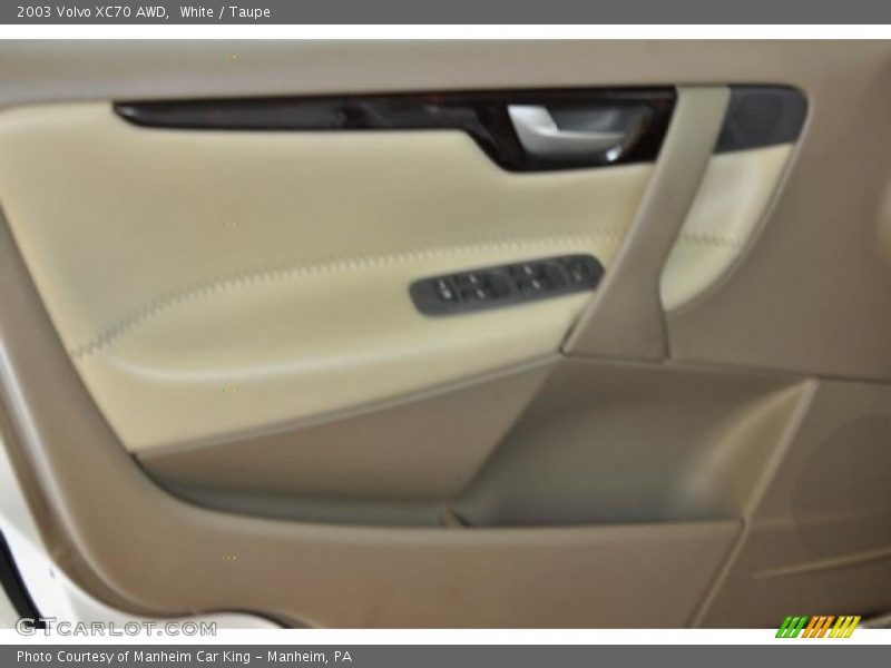 White / Taupe 2003 Volvo XC70 AWD