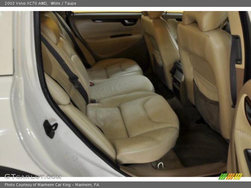 White / Taupe 2003 Volvo XC70 AWD