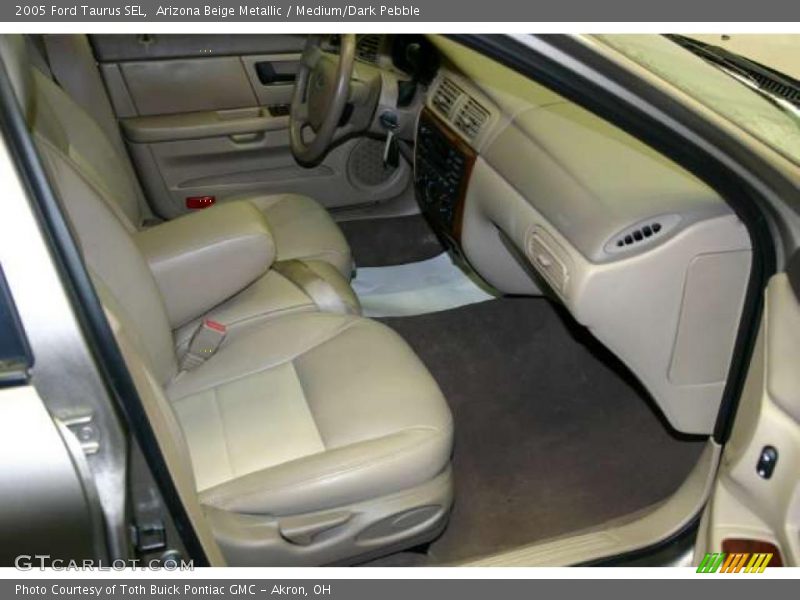  2005 Taurus SEL Medium/Dark Pebble Interior