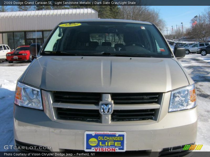 Light Sandstone Metallic / Dark Slate Gray/Light Shale 2009 Dodge Grand Caravan SE
